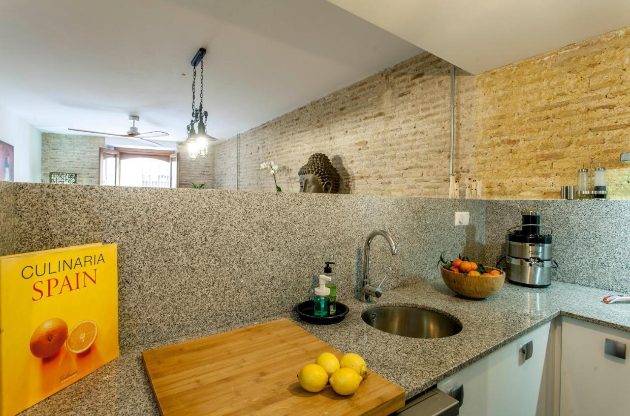 Luxurious & Alluring Home In Historic Town Walencja Zewnętrze zdjęcie