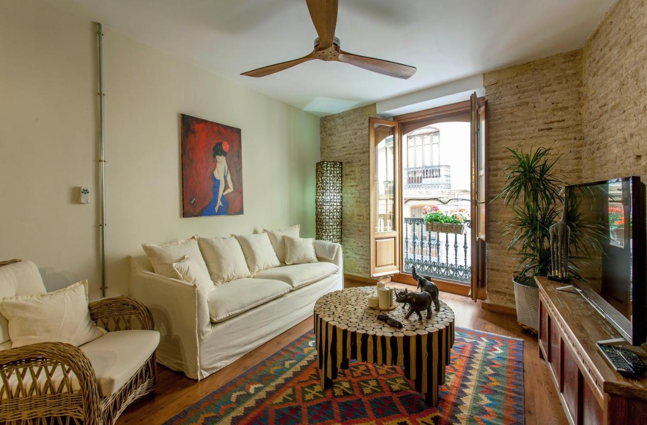 Luxurious & Alluring Home In Historic Town Walencja Zewnętrze zdjęcie